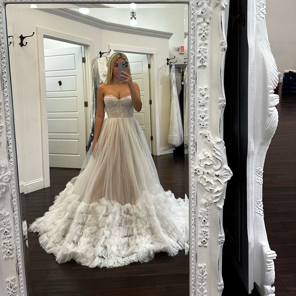 SELLING THIS BRAND NEW WHITE SHEERI HILL PROM DRESS!! Never been worn. - Picture 4 of 7